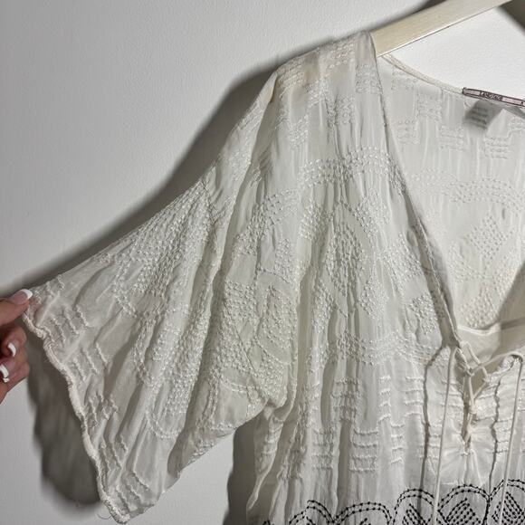 Language Top Women M White Black Embroidery 100% Silk USA Boho Coastal Cottage - Picture 5 of 8